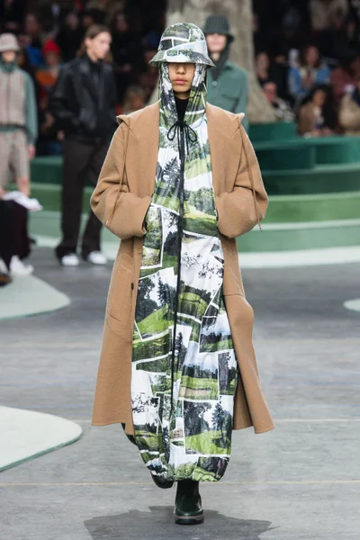 Look 26